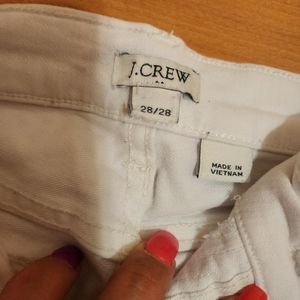 Project only. Crop white ankle jeans.